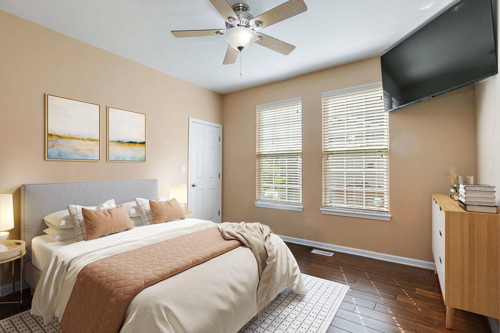 2744 MOUTRAY Lane, North Aurora, IL 60542