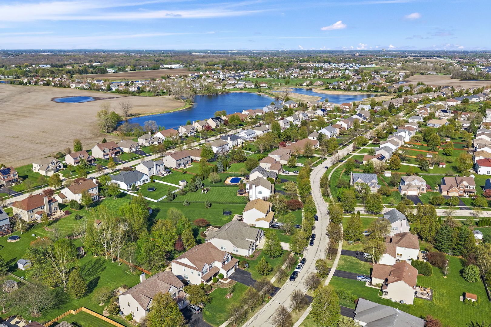 2744 MOUTRAY Lane, North Aurora, IL 60542