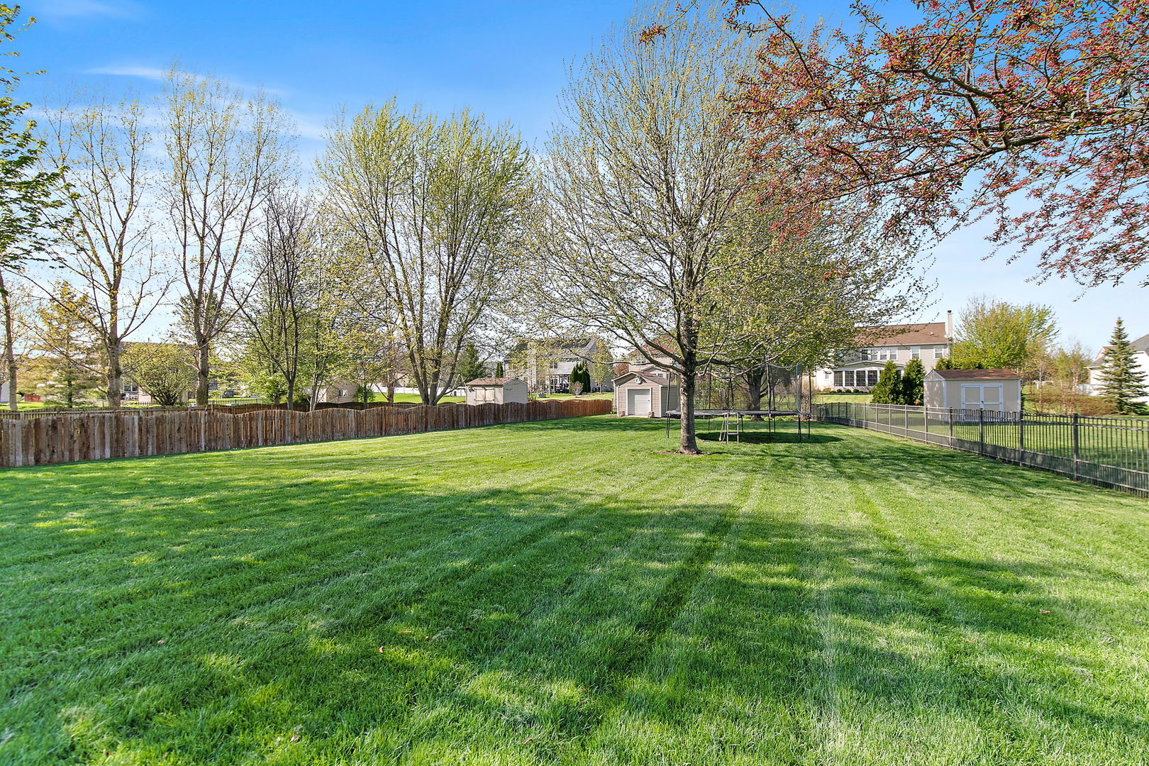 2744 MOUTRAY Lane, North Aurora, IL 60542