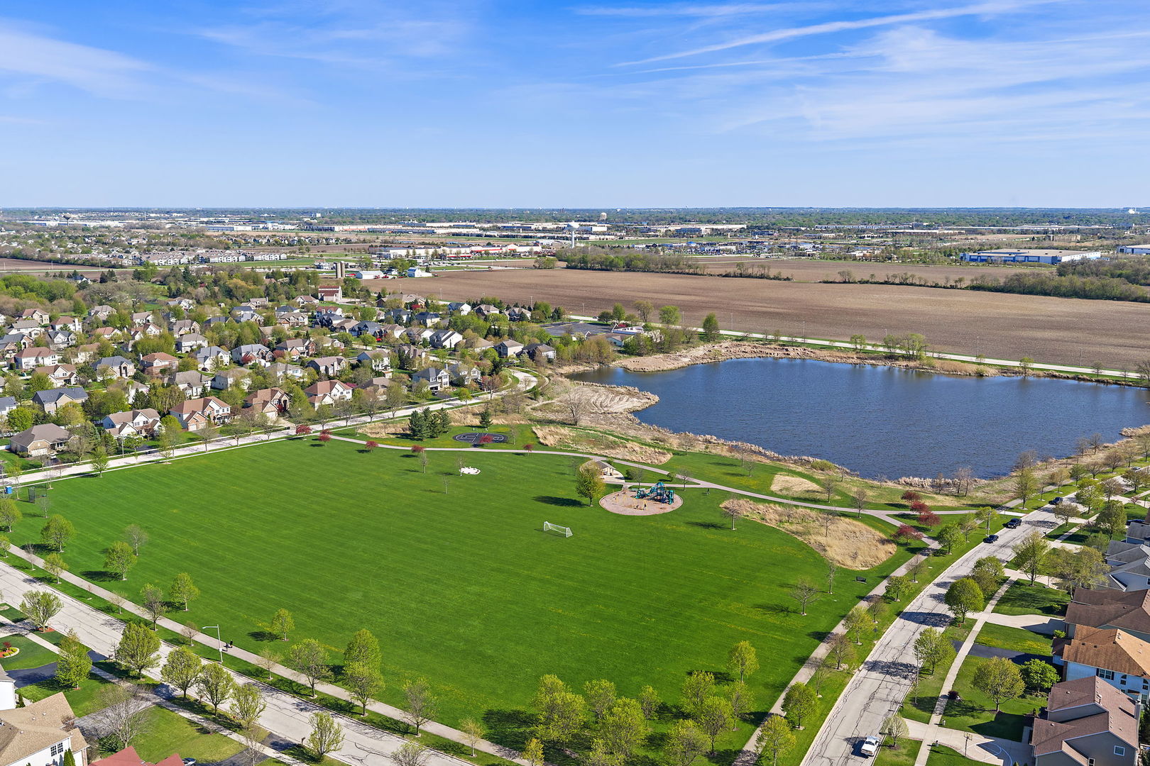 2744 MOUTRAY Lane, North Aurora, IL 60542