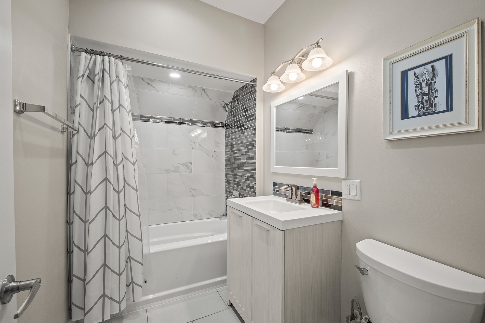 4317 W Shakespeare Avenue, Chicago, IL 60639