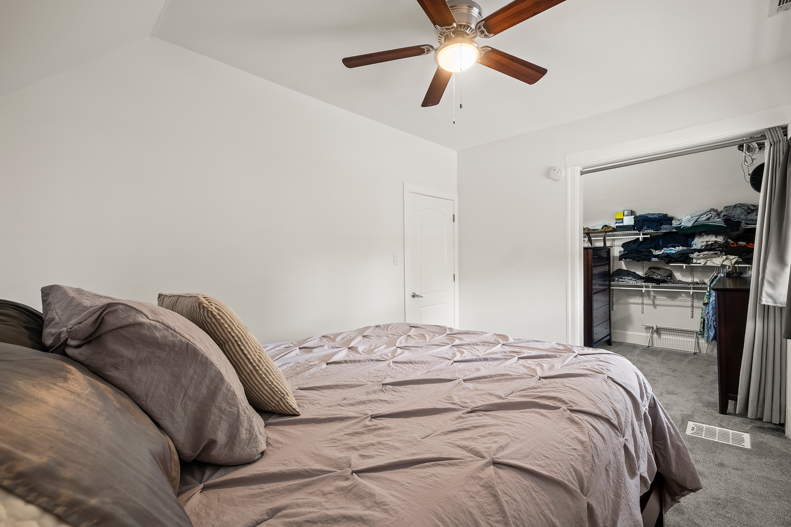 4317 W Shakespeare Avenue, Chicago, IL 60639