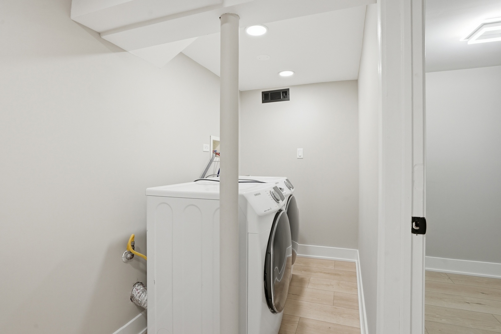 9442 S Octavia Avenue, Bridgeview, IL 60455