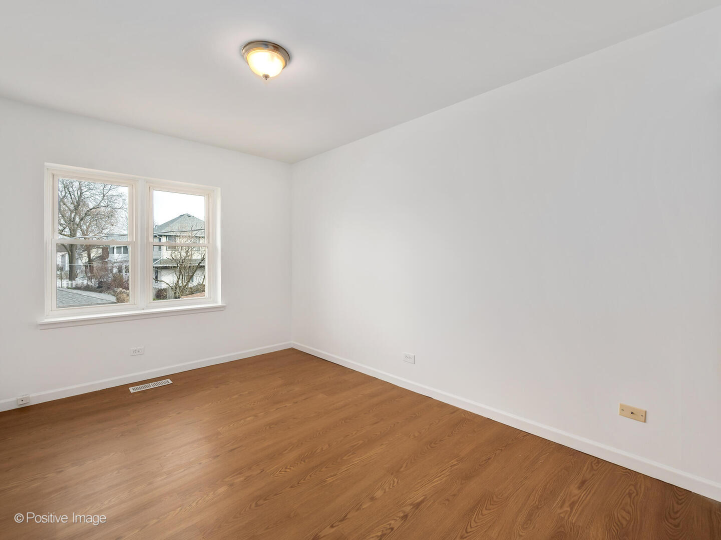 285 E 1st Street, Elmhurst, IL 60126