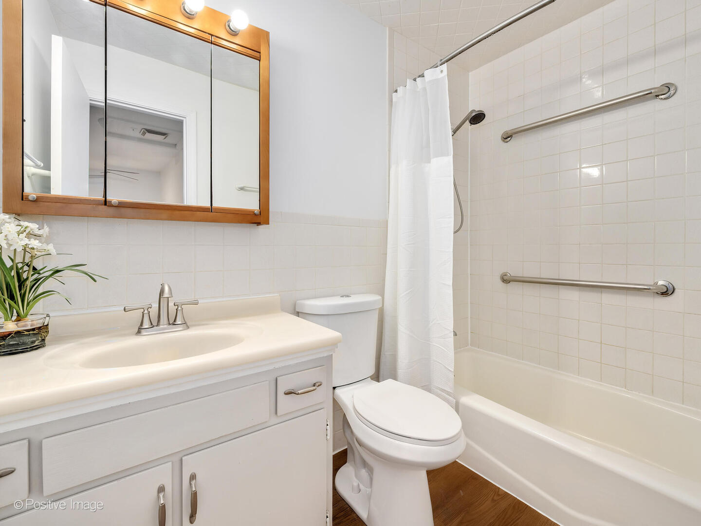 285 E 1st Street, Elmhurst, IL 60126