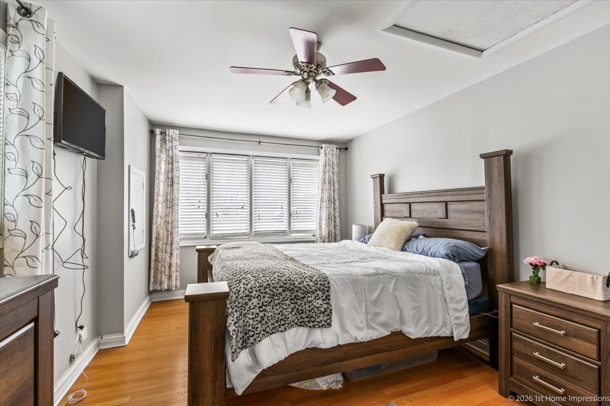 8836 W 93rd Place, Hickory Hills, IL 60457