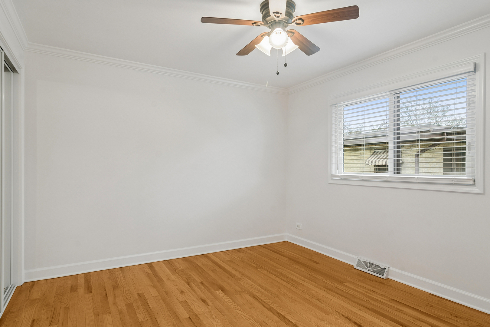 934 N Wheeling Road, Mount Prospect, IL 60056