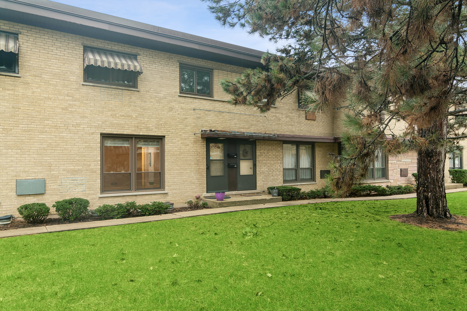 934 N Wheeling Road, Mount Prospect, IL 60056