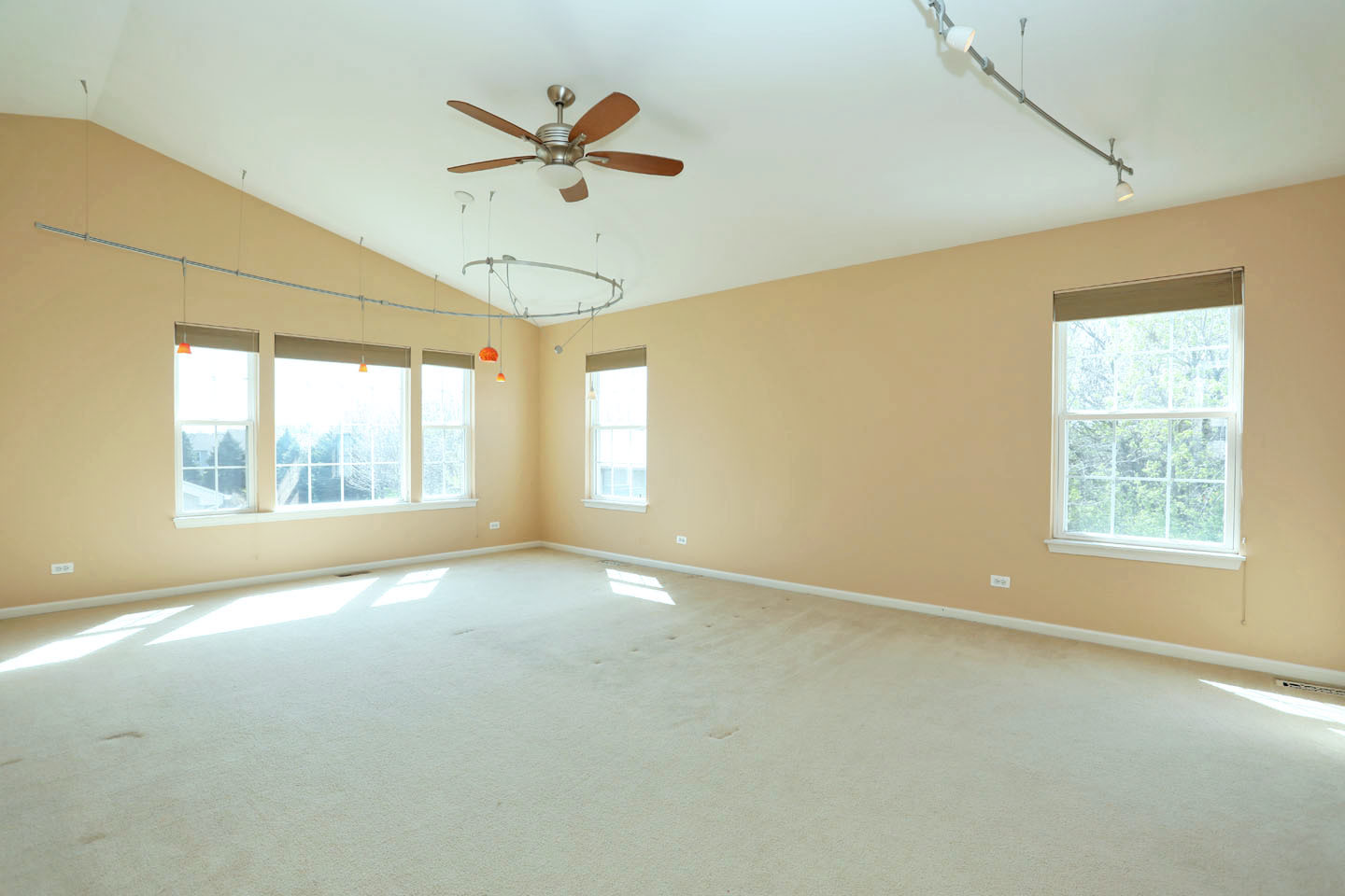 829 Clover Ridge Lane, Itasca, IL 60143