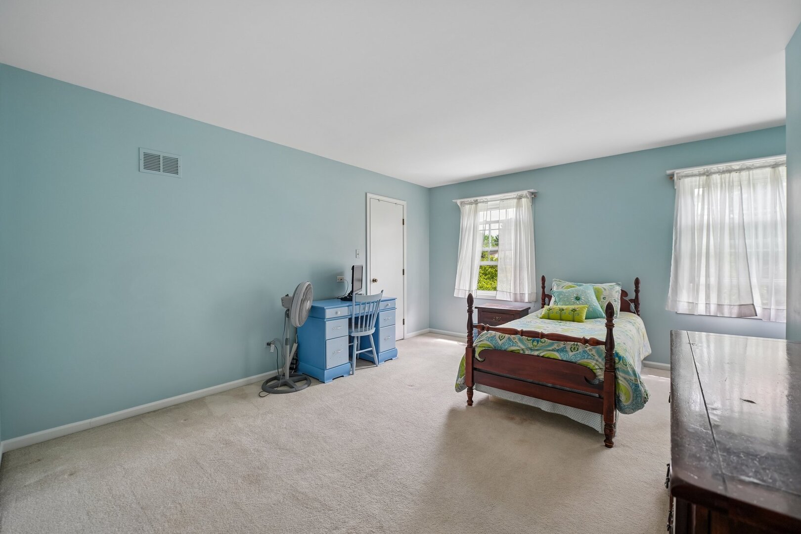 737 Clovetree Court, Naperville, IL 60540