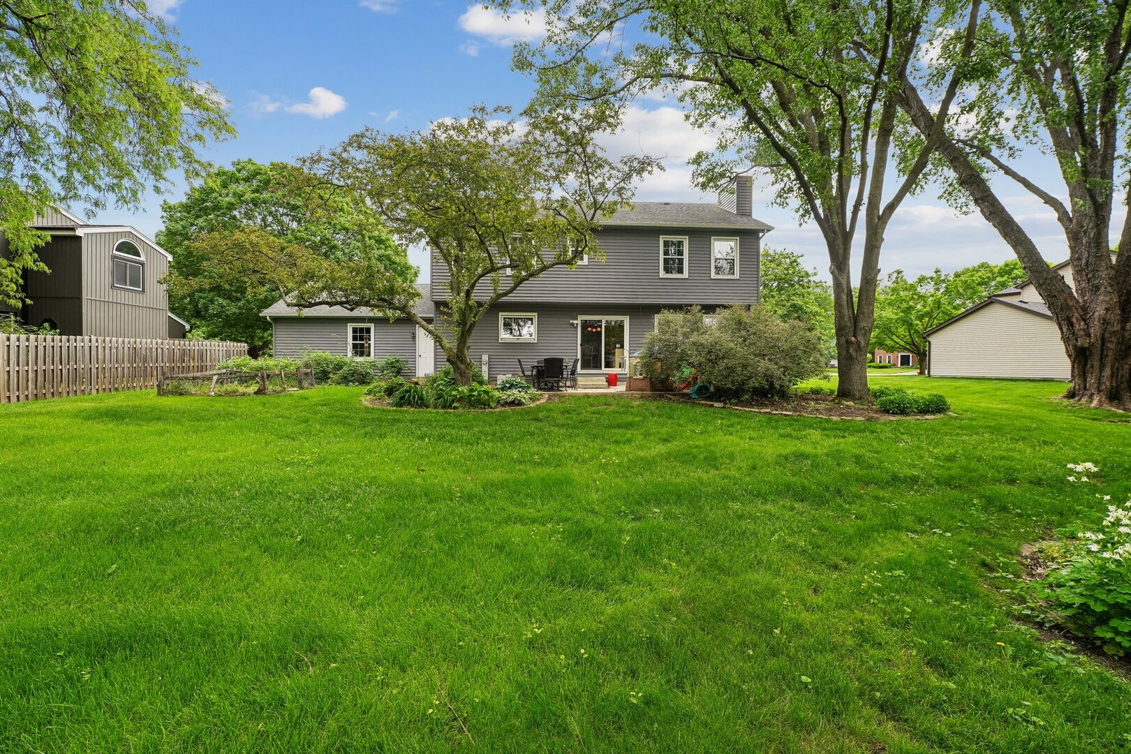 737 Clovetree Court, Naperville, IL 60540