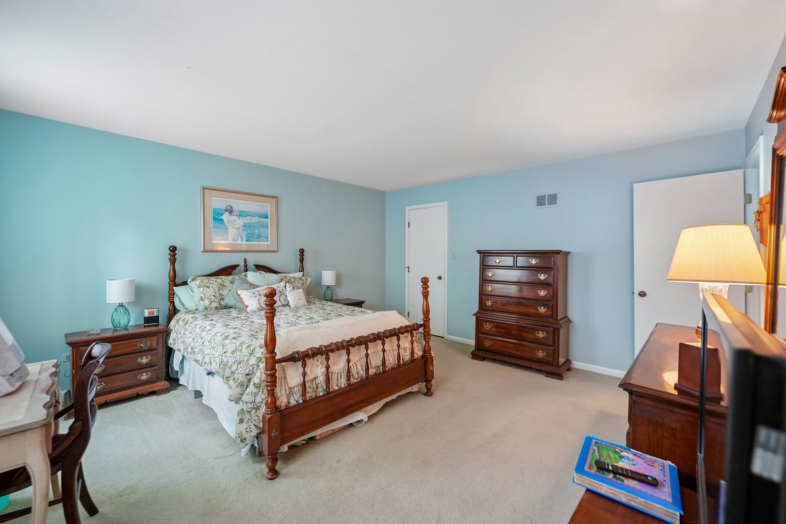 737 Clovetree Court, Naperville, IL 60540