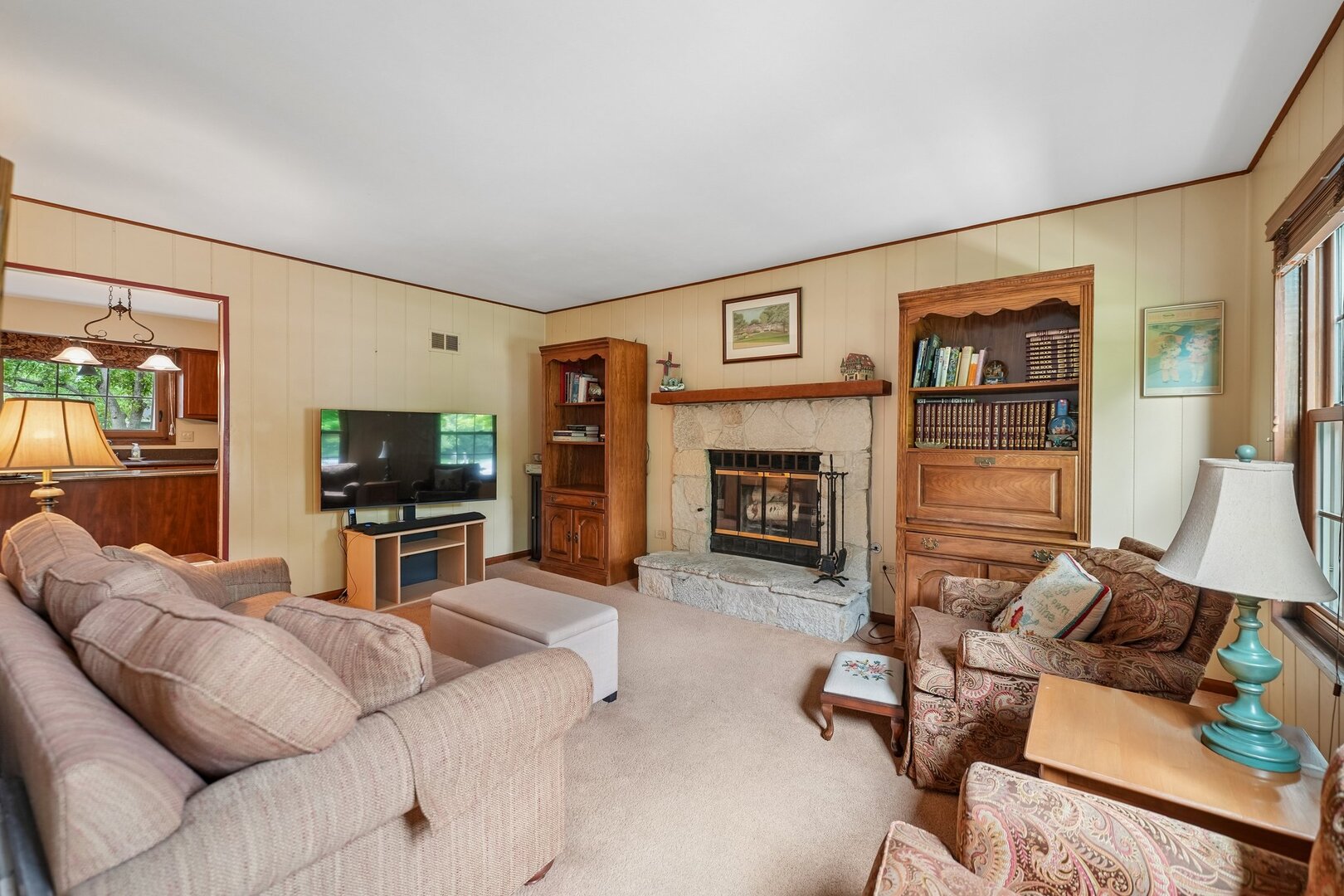 737 Clovetree Court, Naperville, IL 60540