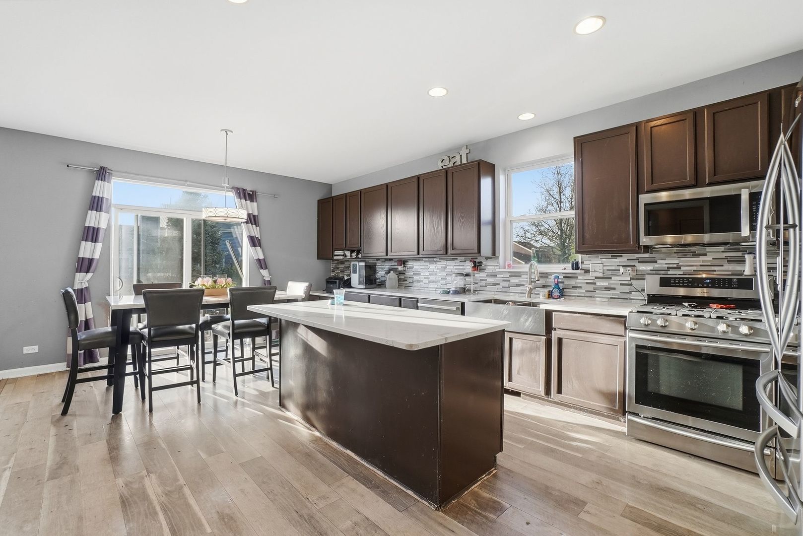 3030 Seekonk Avenue, Elgin, IL 60124