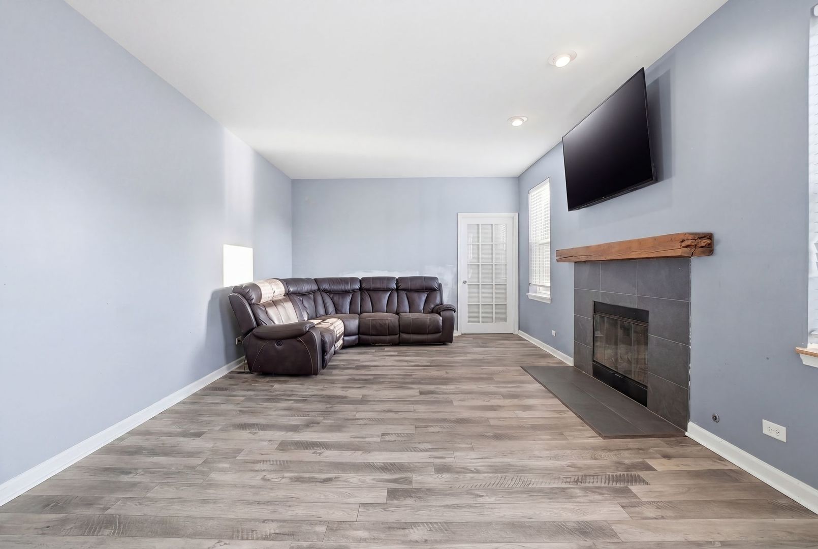 3030 Seekonk Avenue, Elgin, IL 60124