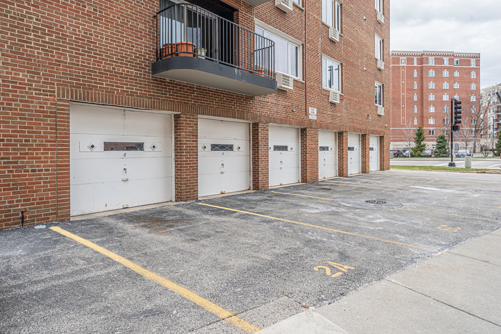 659 S Des Plaines River Road #2A, Des Plaines, IL 60016