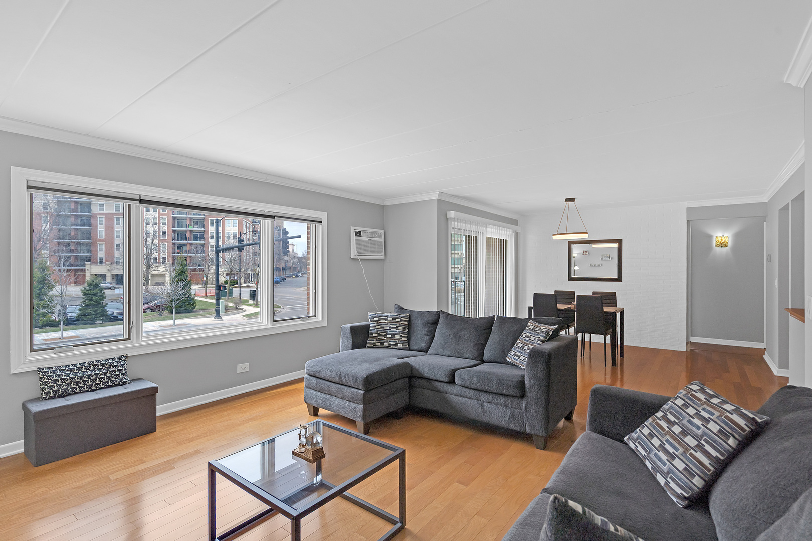 659 S Des Plaines River Road #2A, Des Plaines, IL 60016