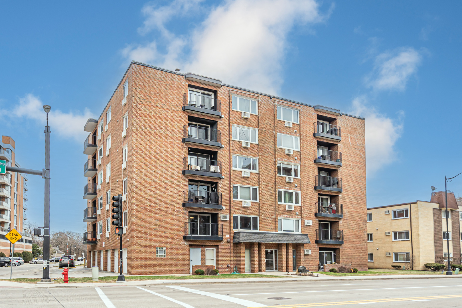 659 S Des Plaines River Road #2A, Des Plaines, IL 60016