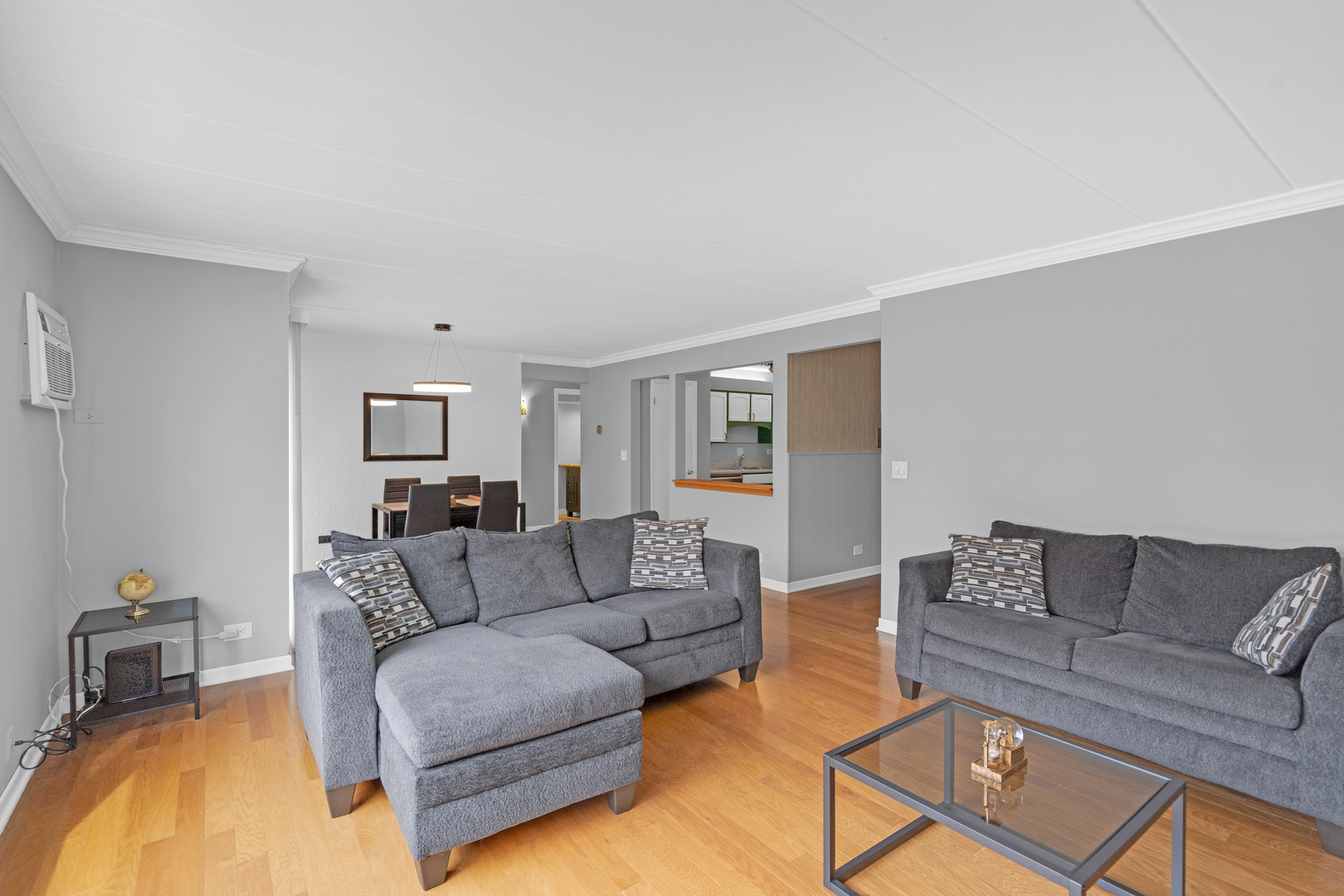 659 S Des Plaines River Road #2A, Des Plaines, IL 60016