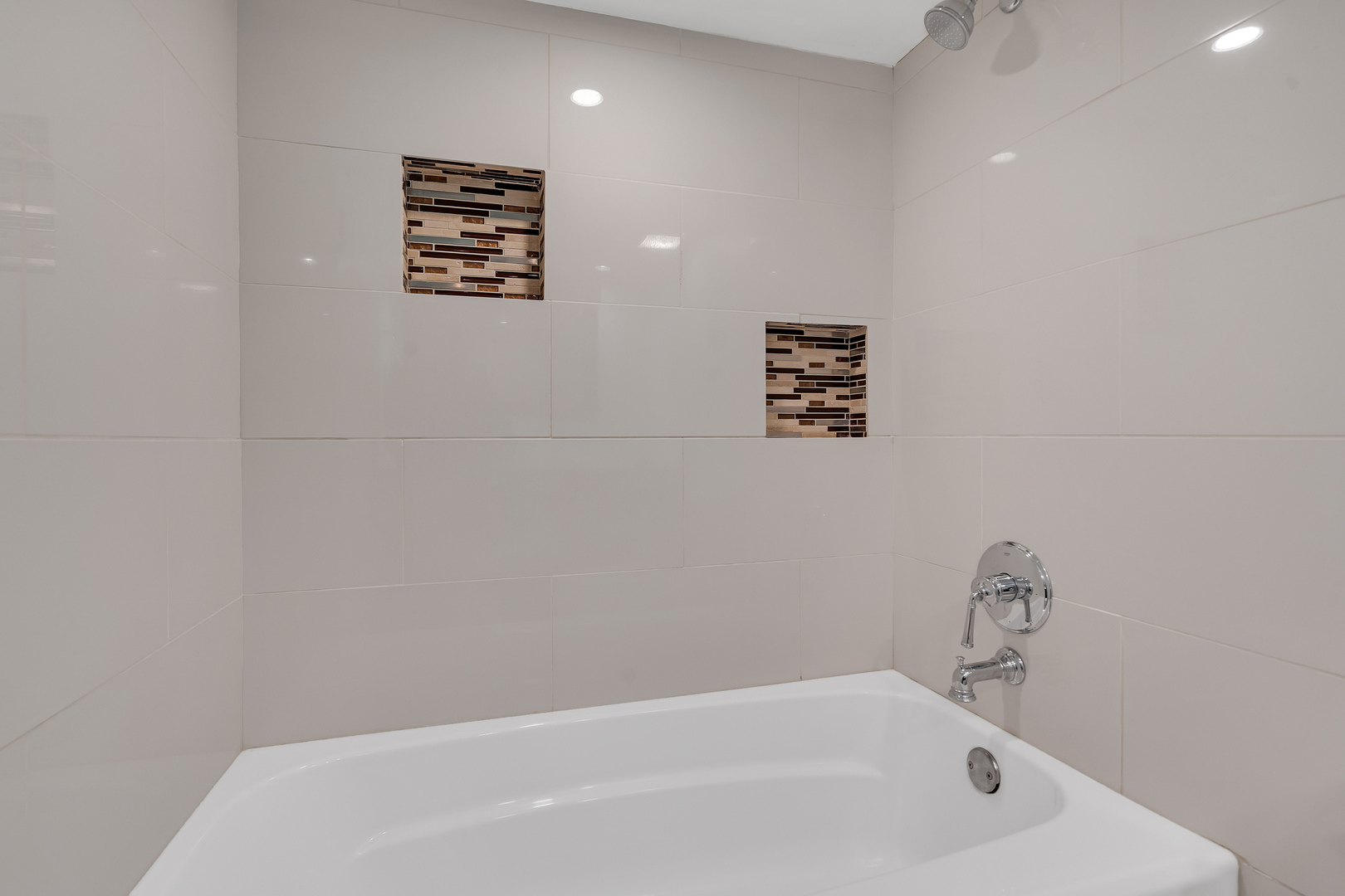 659 S Des Plaines River Road #2A, Des Plaines, IL 60016