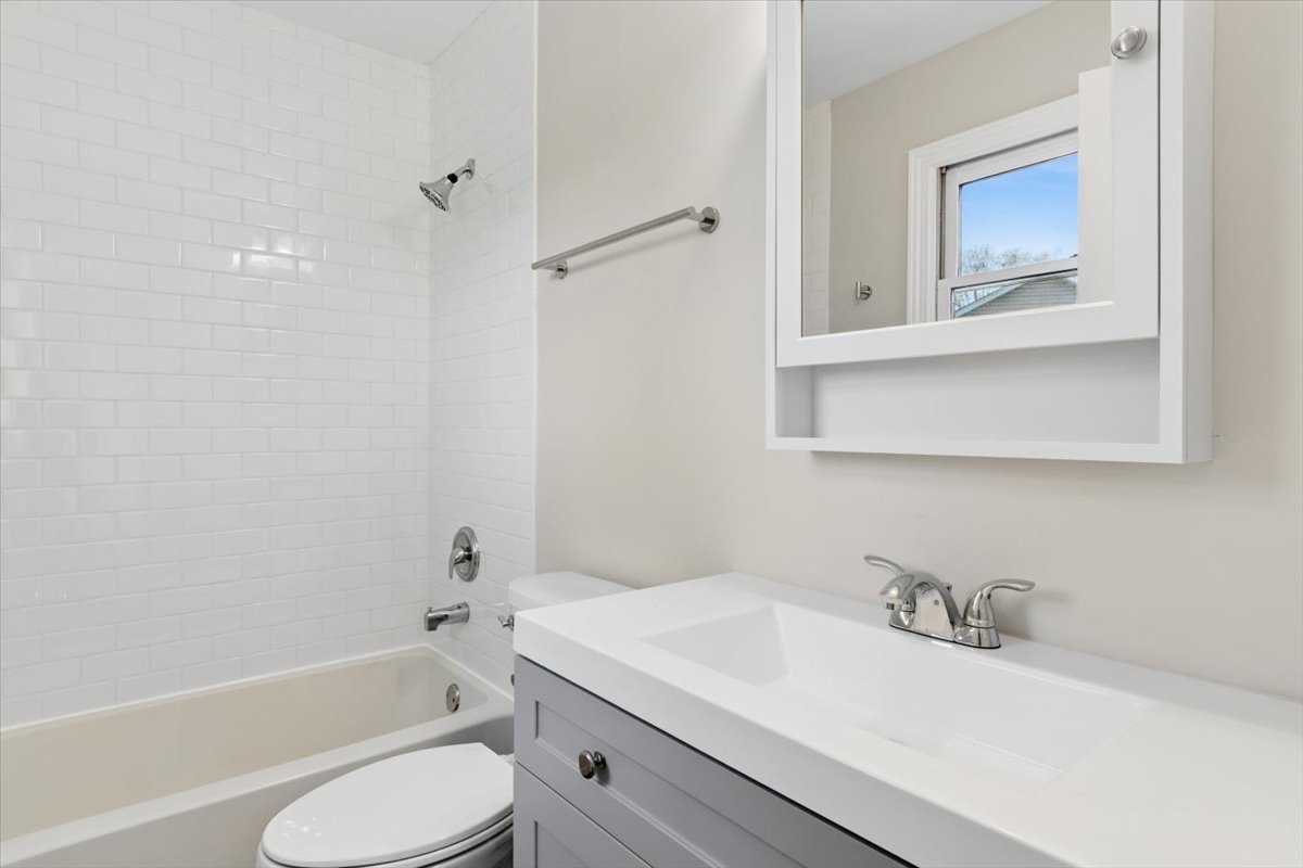 Bolingbrook, IL 60490