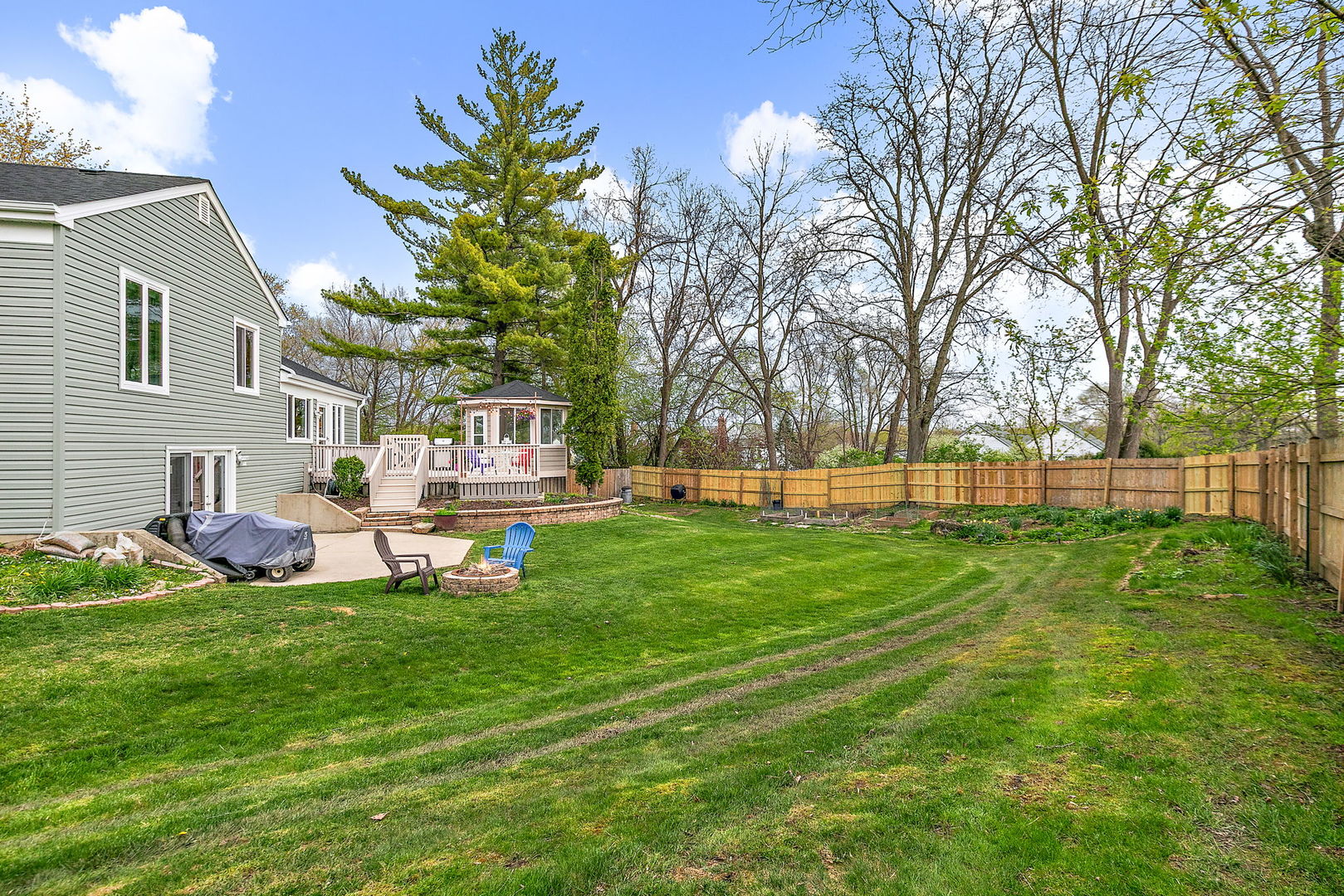 4931 CARRIAGE Drive, Gurnee, IL 60031