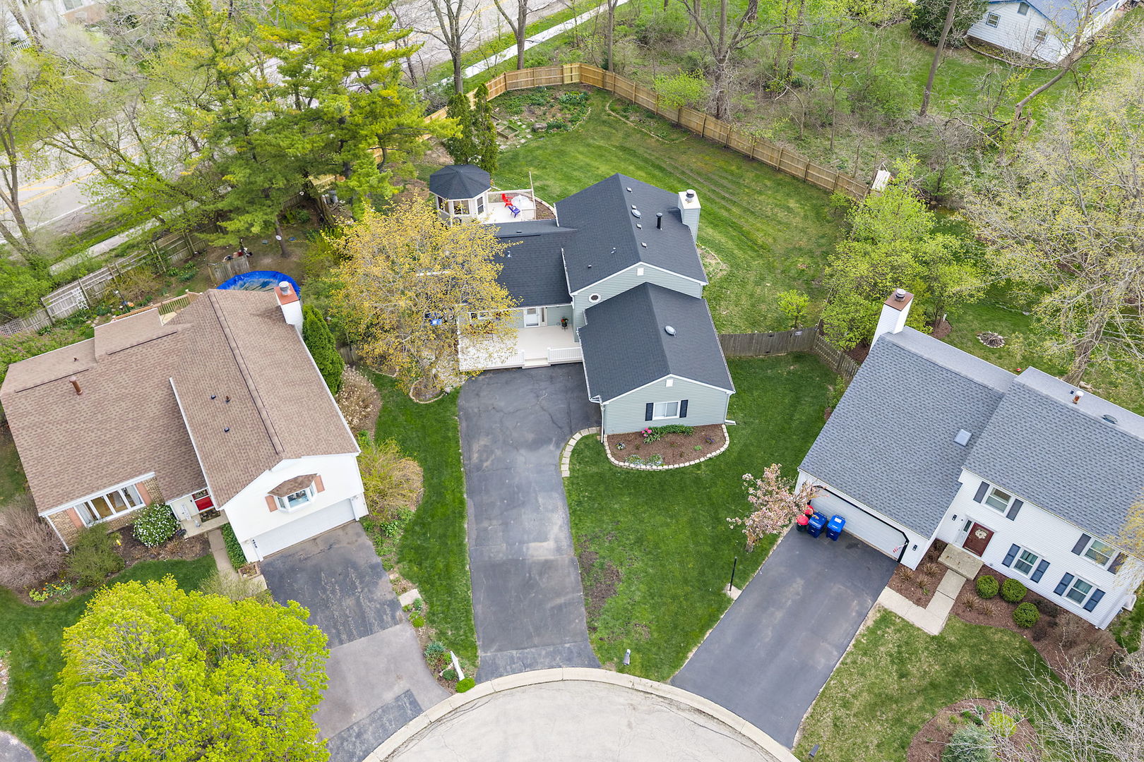 4931 CARRIAGE Drive, Gurnee, IL 60031