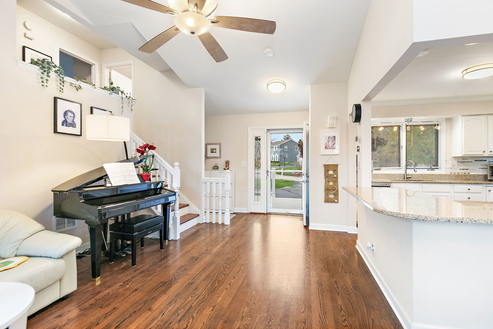 4931 CARRIAGE Drive, Gurnee, IL 60031