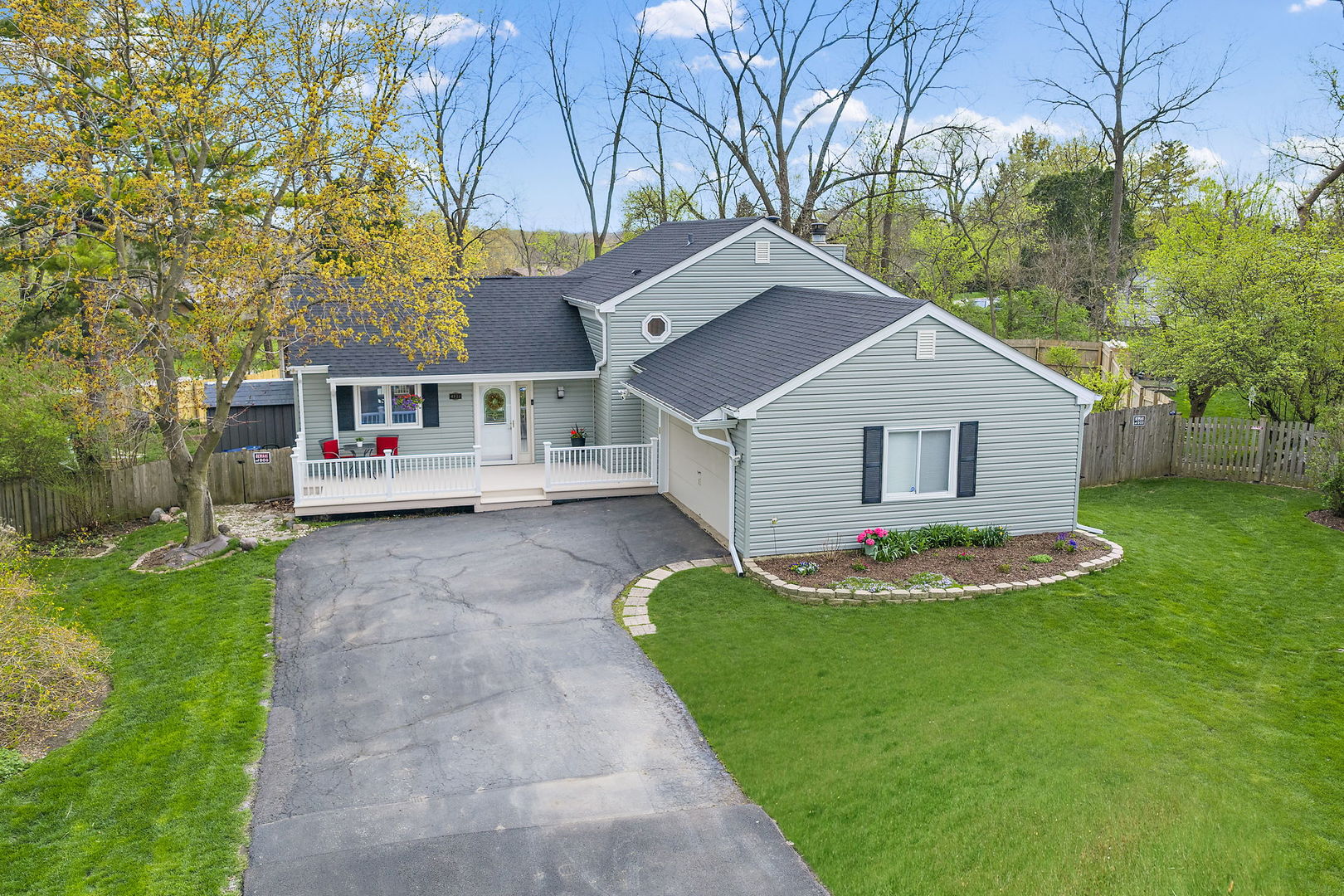 4931 CARRIAGE Drive, Gurnee, IL 60031