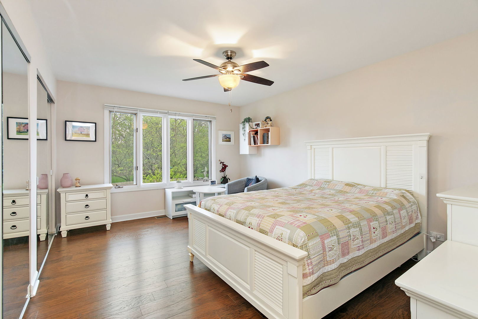 4931 CARRIAGE Drive, Gurnee, IL 60031