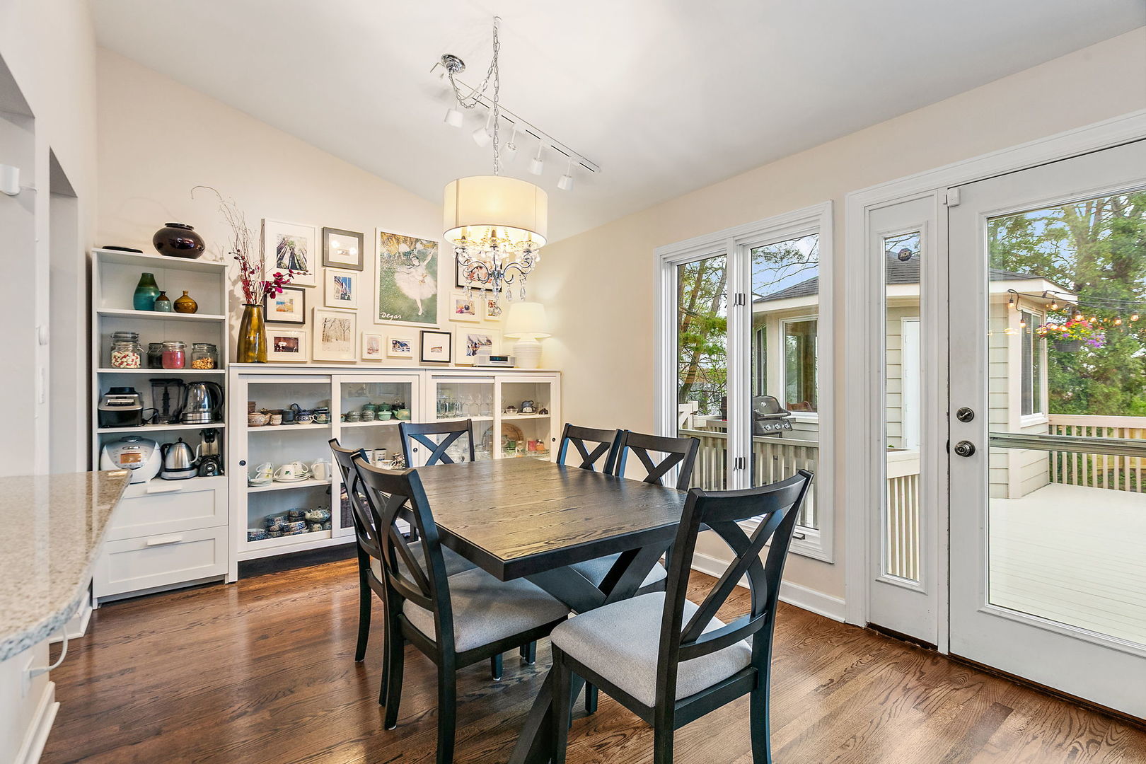 4931 CARRIAGE Drive, Gurnee, IL 60031