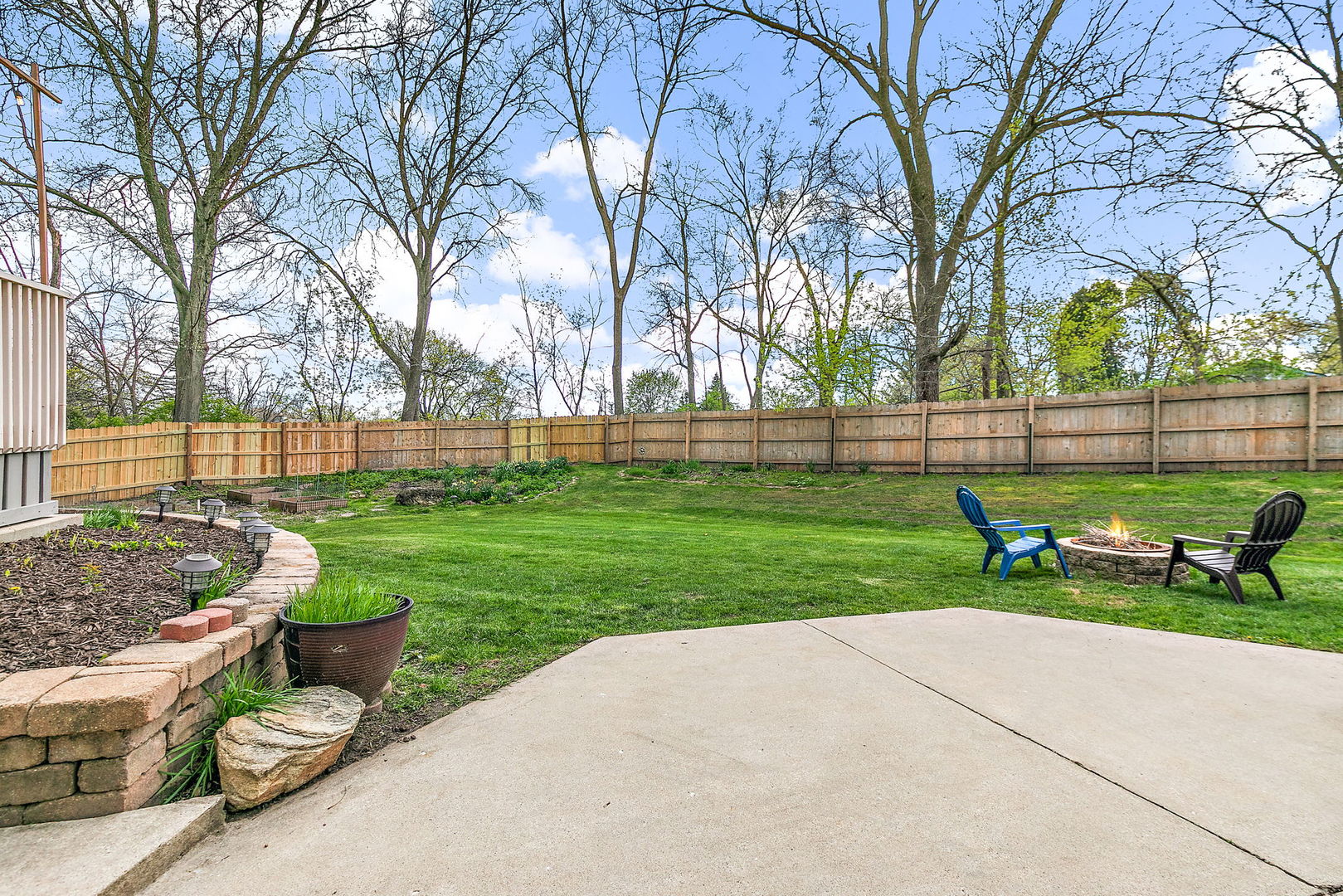 4931 CARRIAGE Drive, Gurnee, IL 60031