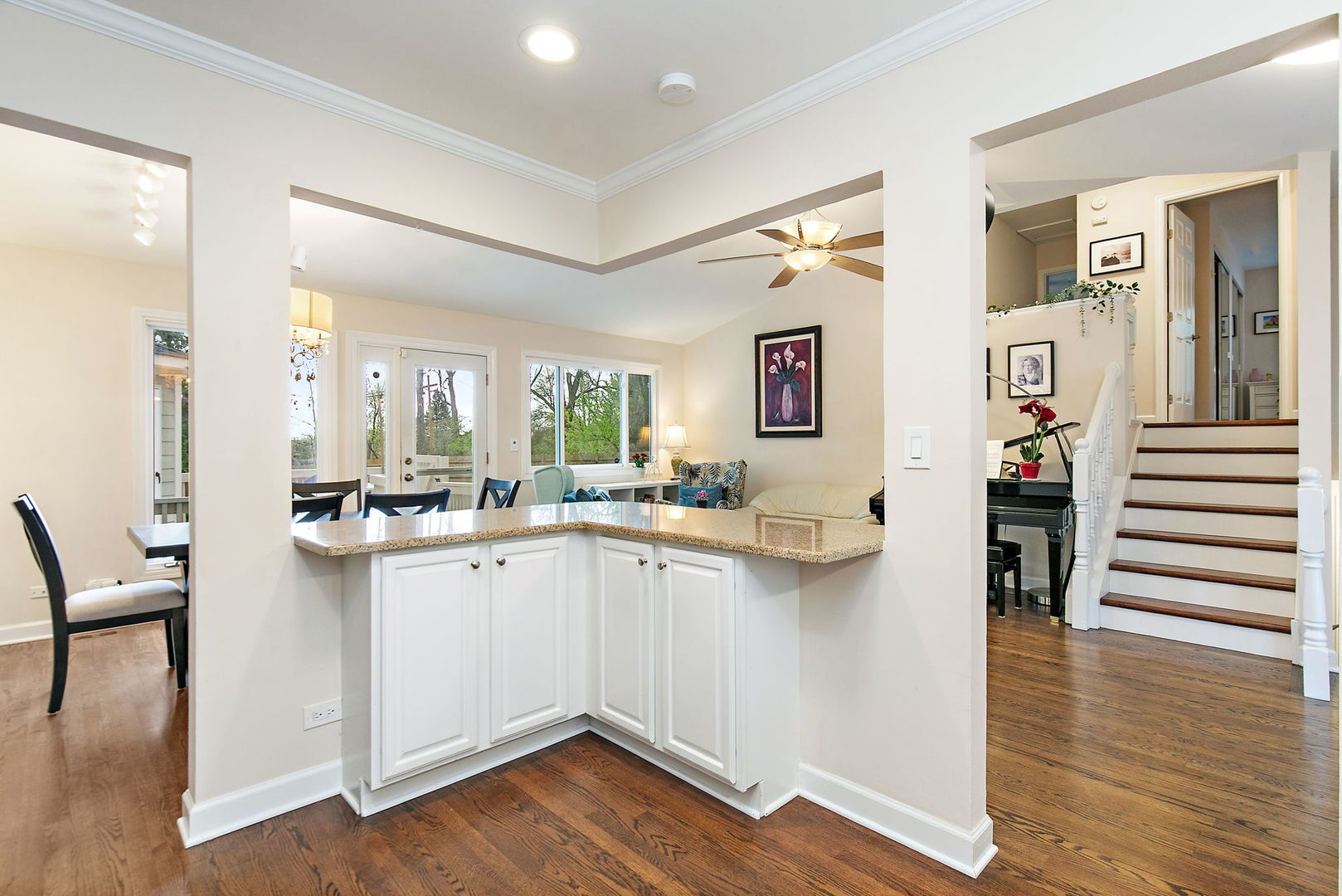 4931 CARRIAGE Drive, Gurnee, IL 60031