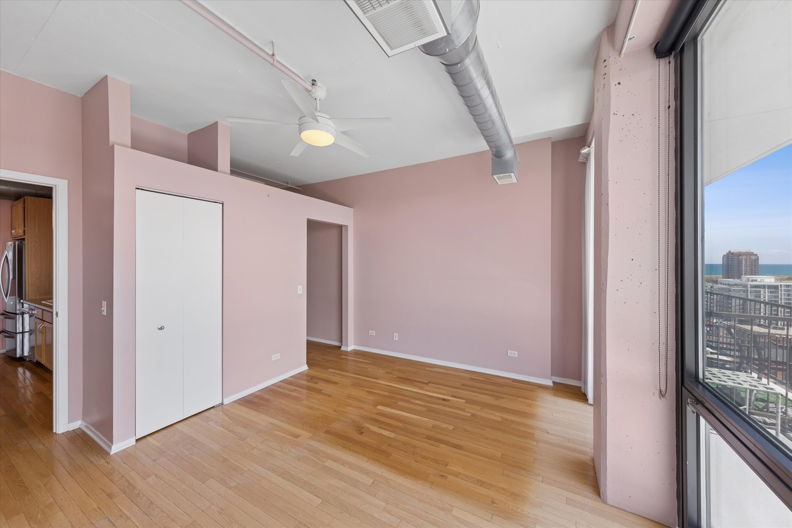 1530 S State Street #17R, Chicago, IL 60605