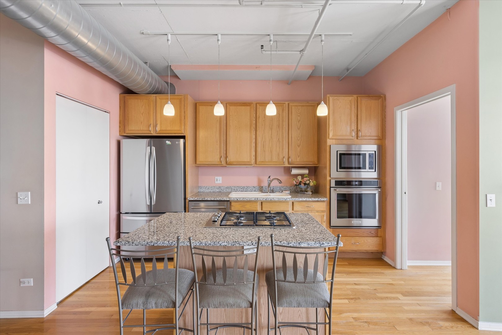 1530 S State Street #17R, Chicago, IL 60605