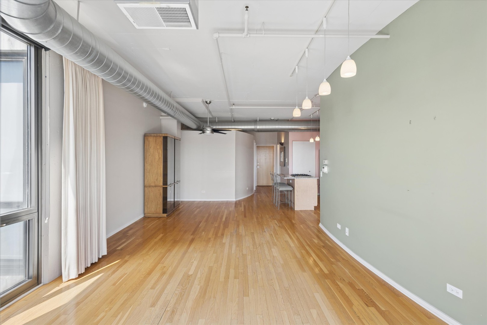 1530 S State Street #17R, Chicago, IL 60605