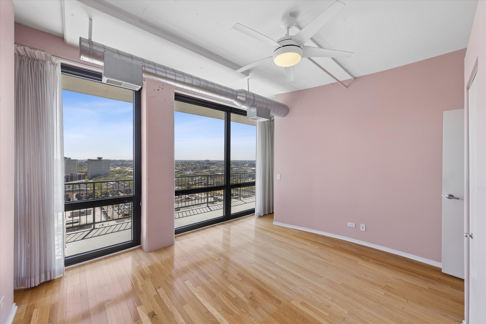 1530 S State Street #17R, Chicago, IL 60605