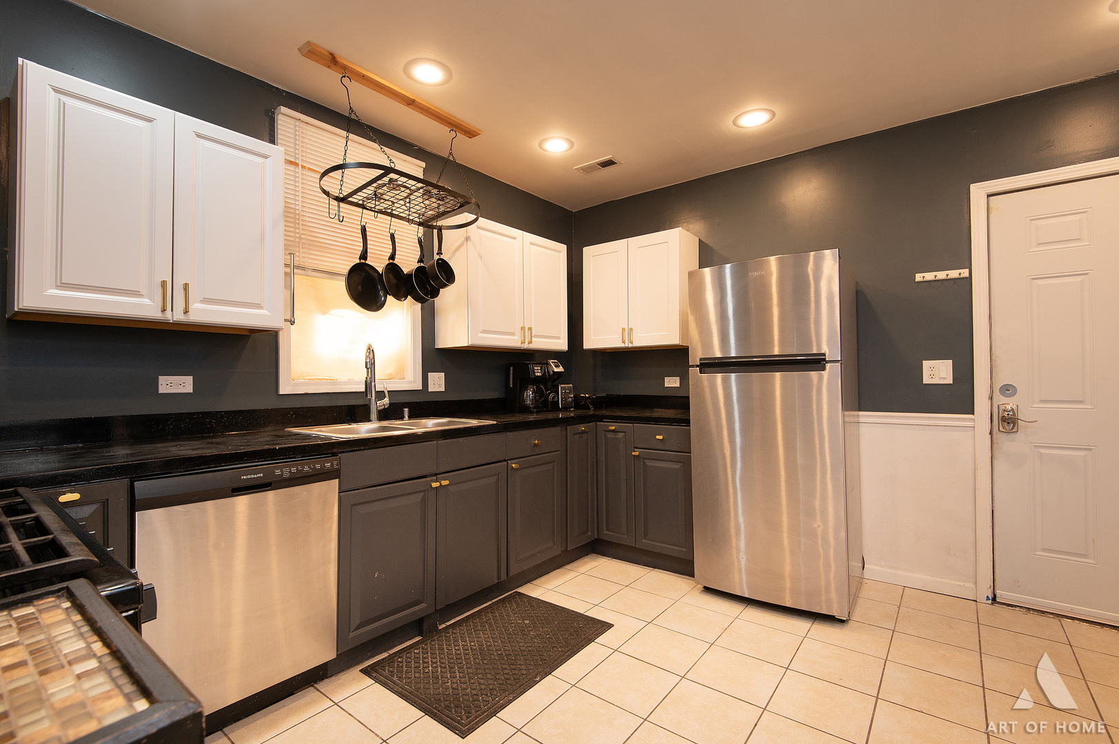 2110 N mango Avenue, Chicago, IL 60639