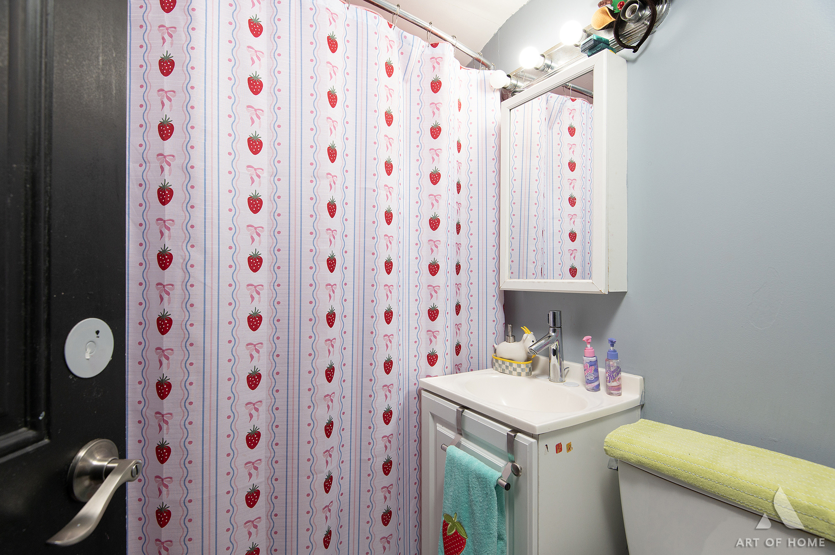 2110 N mango Avenue, Chicago, IL 60639