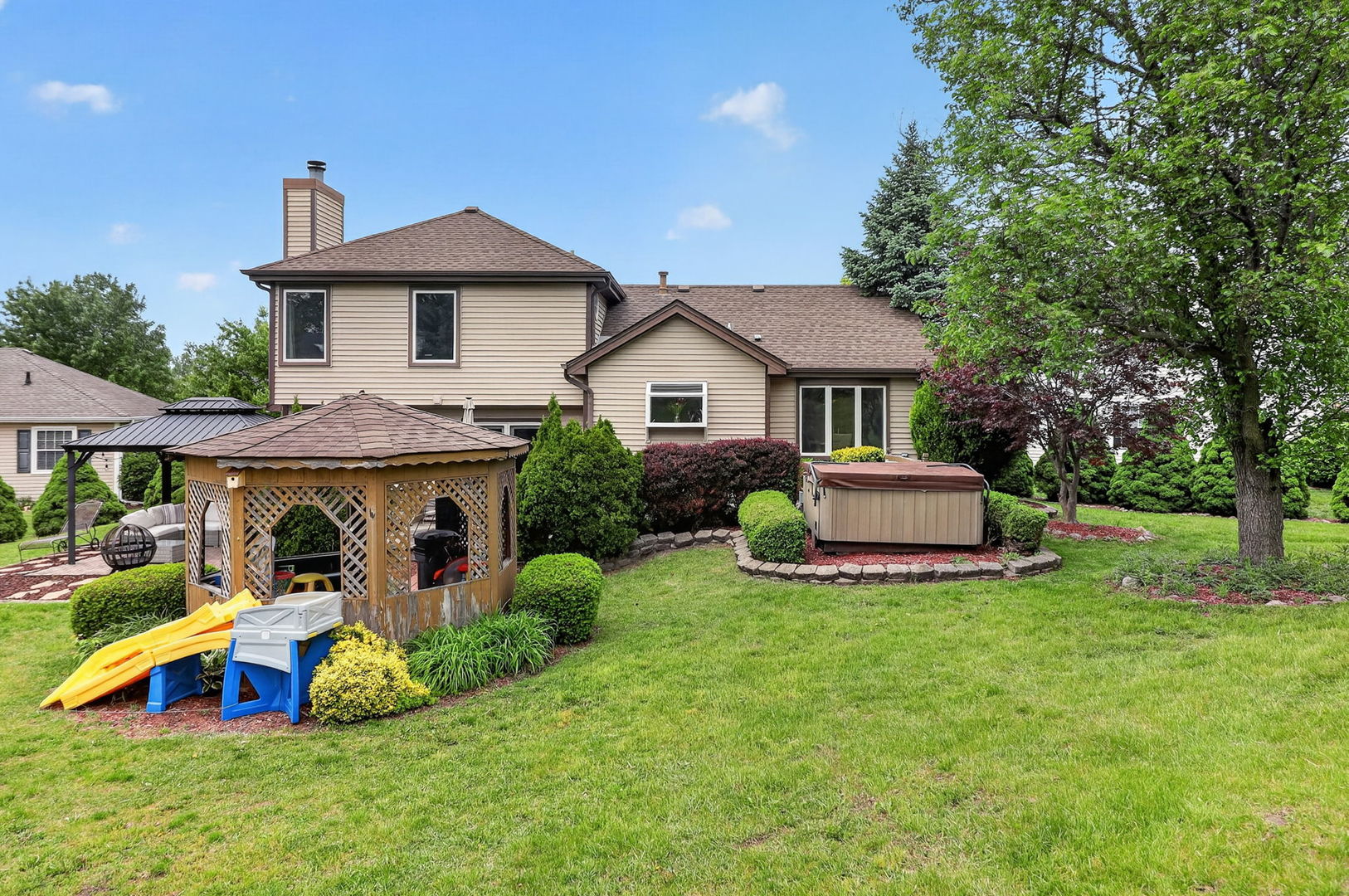 1001 Oak Ridge Drive, Streamwood, IL 60107