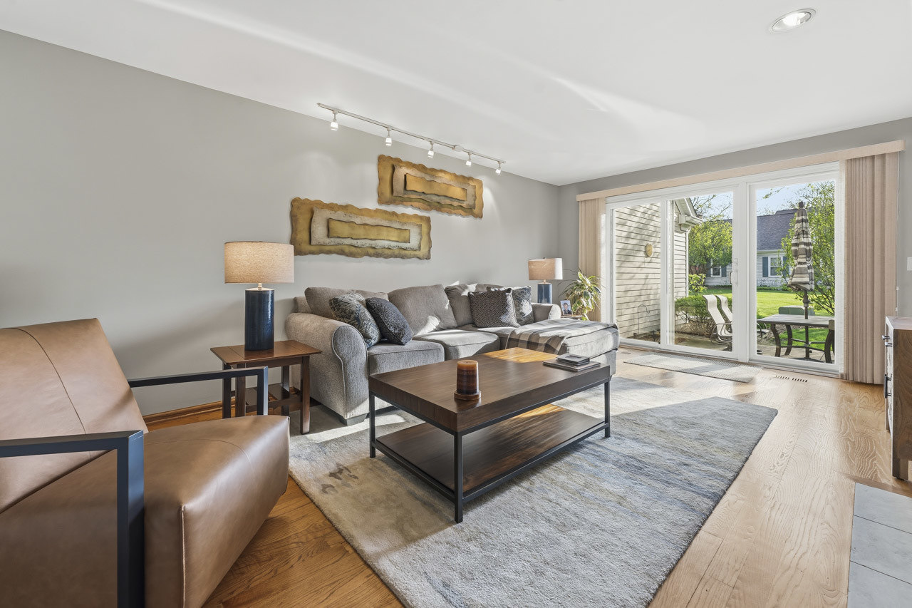 63 Country Club Drive, Prospect Heights, IL 60070