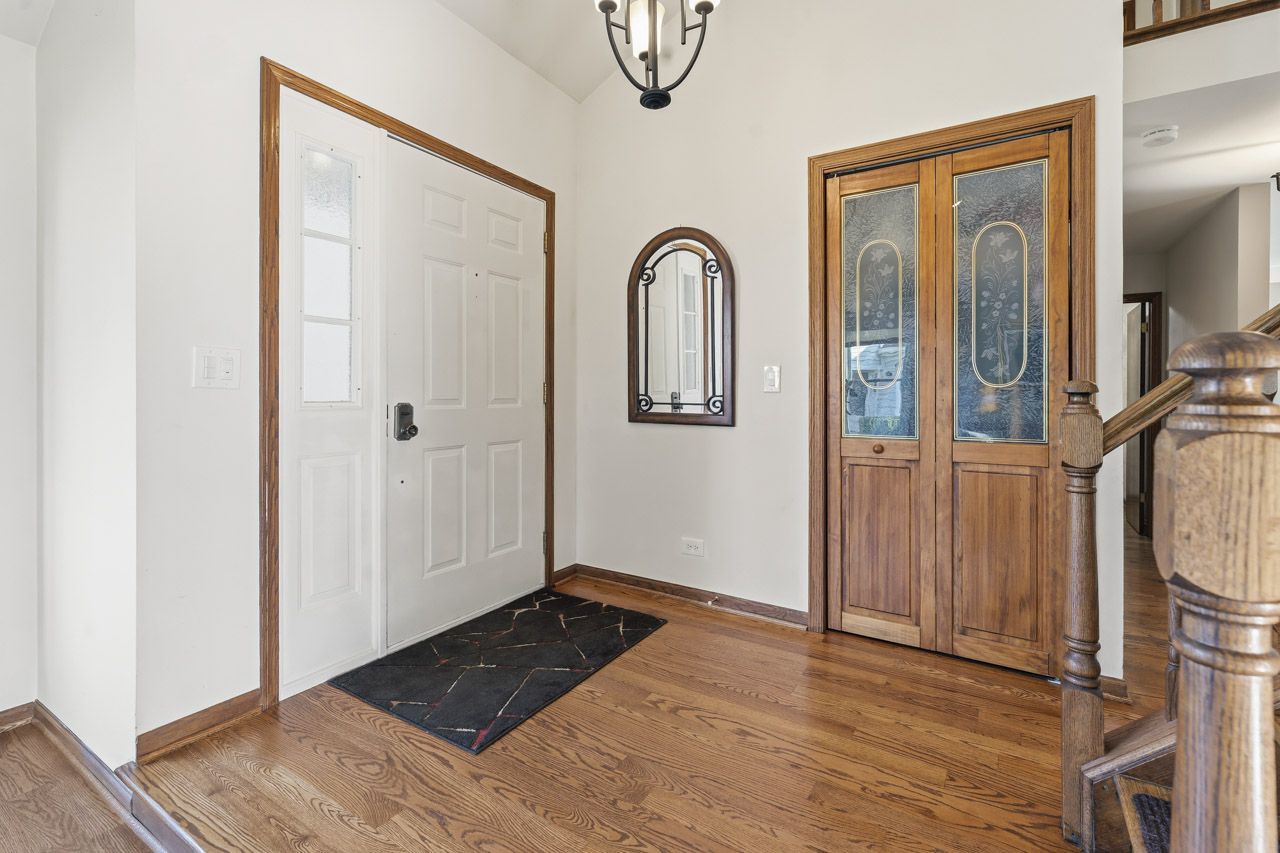 63 Country Club Drive, Prospect Heights, IL 60070