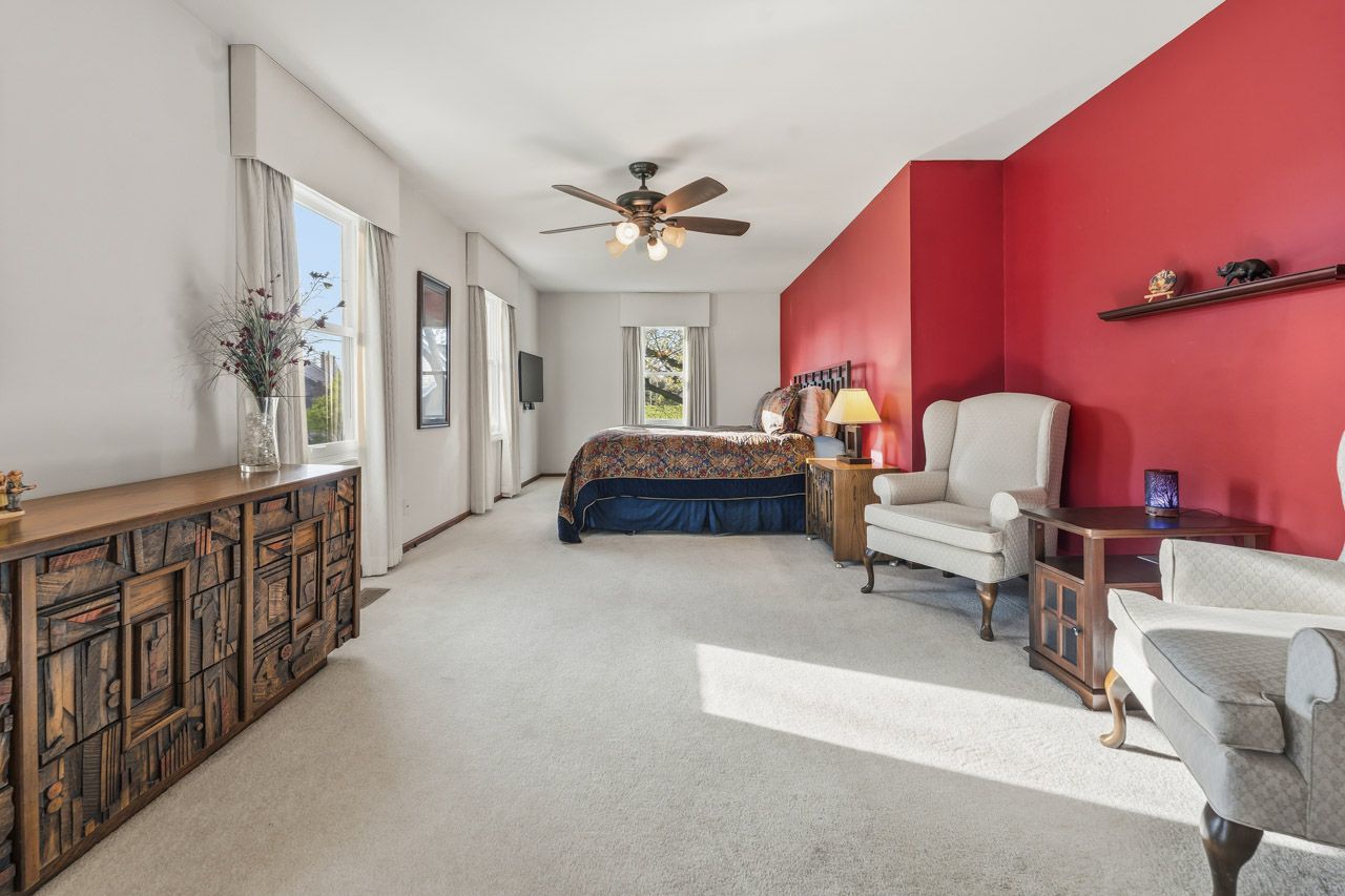 63 Country Club Drive, Prospect Heights, IL 60070