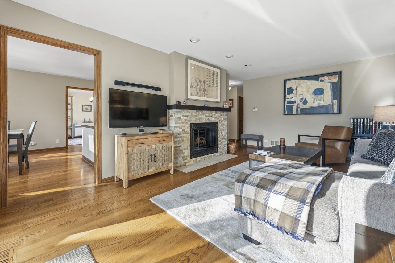 63 Country Club Drive, Prospect Heights, IL 60070