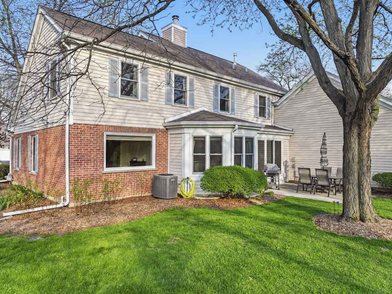 63 Country Club Drive, Prospect Heights, IL 60070