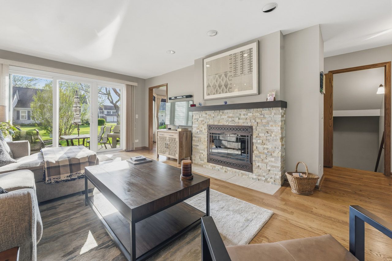 63 Country Club Drive, Prospect Heights, IL 60070