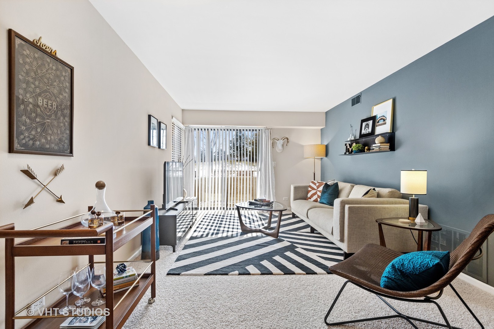 1541 Westminster Drive #209, Naperville, IL 60563