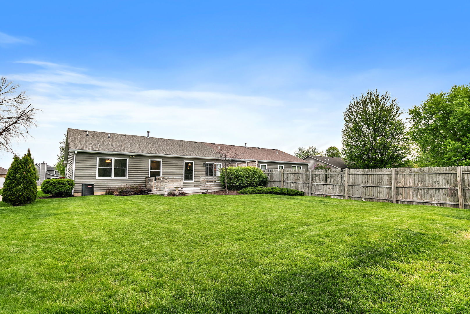 511 W Miller Avenue, Hinckley, IL 60520