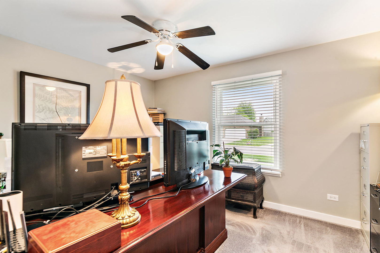 511 W Miller Avenue, Hinckley, IL 60520