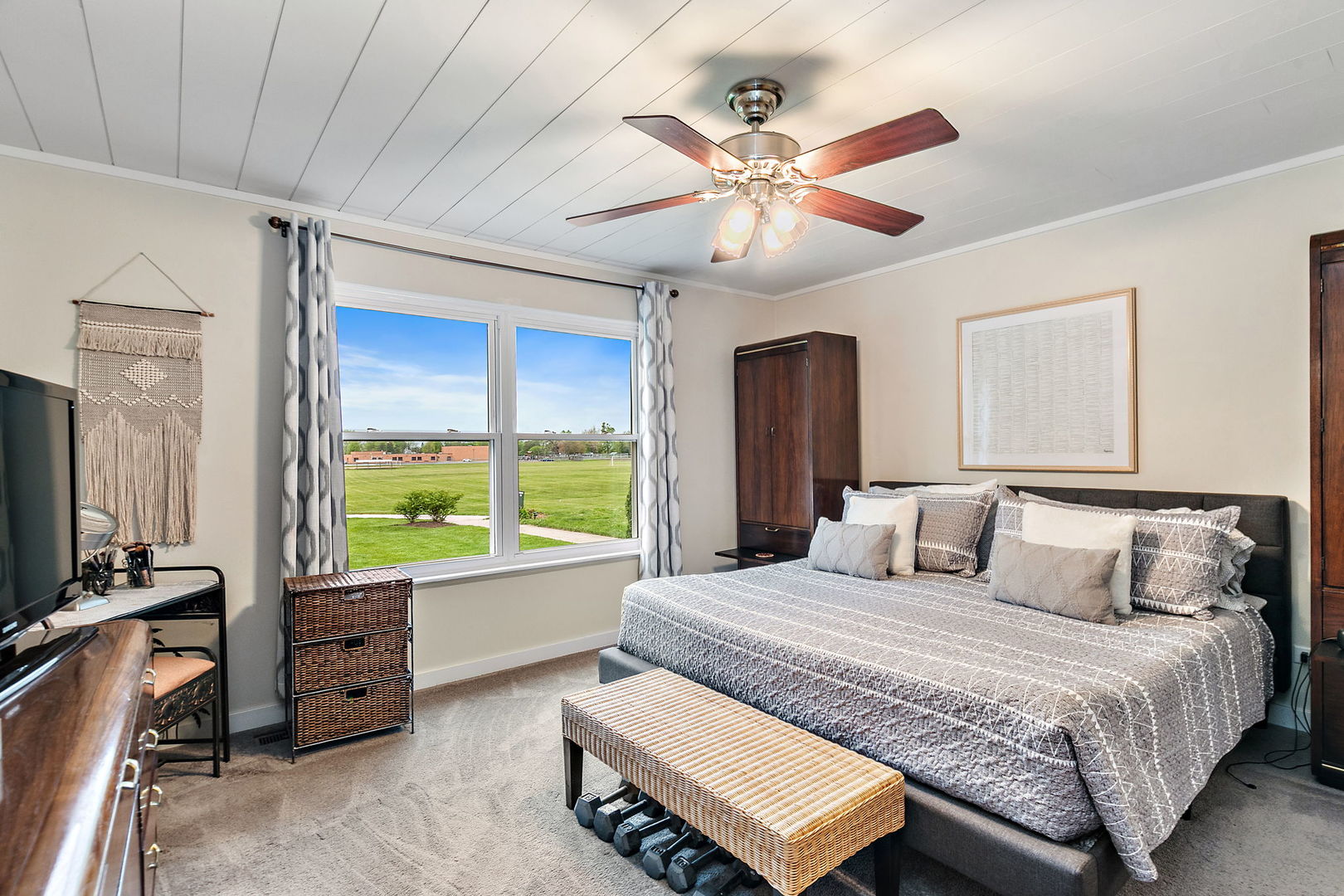 511 W Miller Avenue, Hinckley, IL 60520